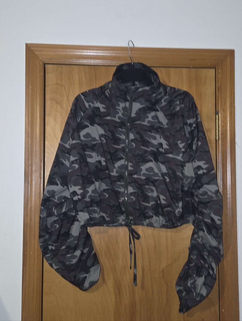 Almost Famous Women's Croppwd Camo Cropped Jacket Size 2XL
